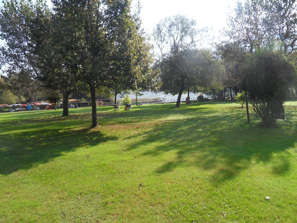 Ferienwohnungen K+M+B Am Ossiacher See - Sandro Bodensdorf Dış mekan fotoğraf